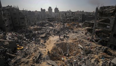 "Хамас": Около 200 палестинци са убити при нападения срещу бежански лагер в Газа