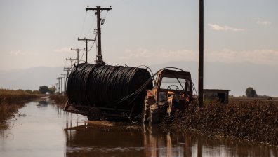 Недостиг на продукти в Гърция заради наводненията, очаква се скок в цените