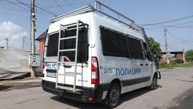Жена намушка с нож мъжа си във Враца, състоянието му е критично