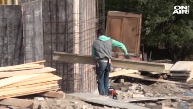 10 месеца след взрива в Хитрино потърпевши още живеят във фургони