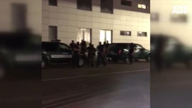 Турските власти показаха как предават арестуваните заедно Бенчев и Очите