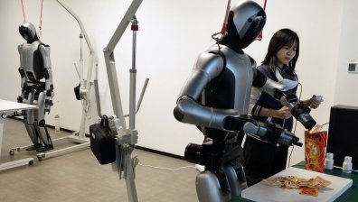 Хуманоидните роботи също като хората понякога прегряват от работа (СНИМКИ)