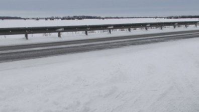 Военен камион се заби в мантинела край Мездра, пътят бил заледен и неопесъчен