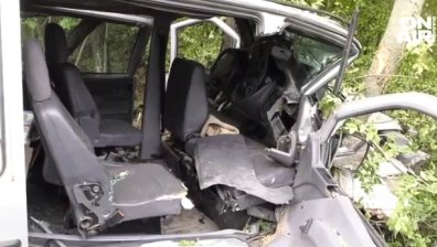 След катастрофата с училищен автобус - ученик е обезобразен, със счупен череп