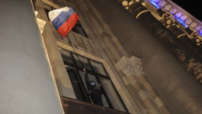 Продължава инвазията на проруски активисти в административни сгради в Източна Украйна