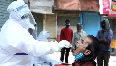 Доклад: Трябва да сме подготвени за периодични появи на Ковид-19