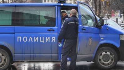 Мъж раздава шамари на жена в "Красно село": Ще те убия и ще те заровя