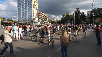 Протестиращи блокираха движението в района на "Черни връх": Искаме реални мерки