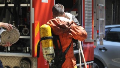 32-годишен мъж пострада при пожар в дома си в Дупница