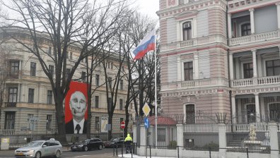 Над 3 хил. руски граждани в Латвия трябва да напуснат страната