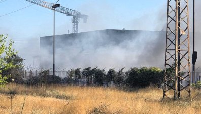 Пожарът край бившия завод "Химик" в Асеновград е овладян