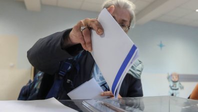 ЦИК издирва мистериозна синя торба с бюлетини от "Триадица"