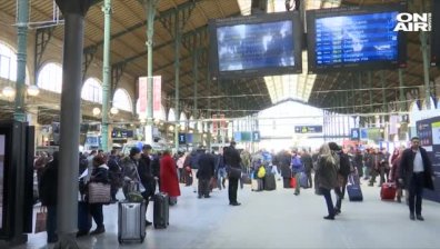 Спорна реформа на Макрон предизвика блокаж във Франция