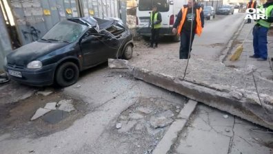 Бетонен къс падна и смачка кола в столичния квартал "Гео Милев"