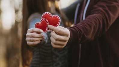 Три зодии се сбогуват със самотата след 4 октомври