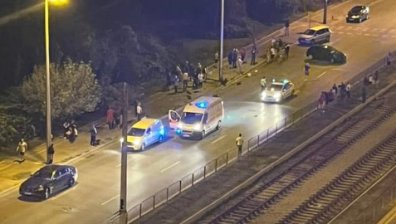 Катастрофа с дете в София - кола го блъсна на тротоара след удар с друг автомобил