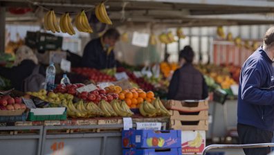 Поевтиняват основни хранителни стоки тази седмица
