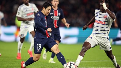 ПСЖ победи "Страсбург" с 4:2 и се изравни с Монако на върха