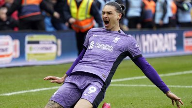 Дарвин Нунес спаси "Ливърпул" с гол в добавеното време