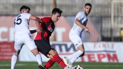 "Локомотив" (София) и "Хебър" не си вкараха нито един гол