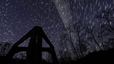 Системата за сателитен интернет на Мъск пречи на астрономите