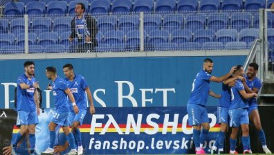 "Марек" залага на чуждите си попълнения за мача с "Левски"
