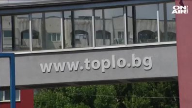 Шампион от НАСКАР и семейство му оцеляха в самолетна катастрофа