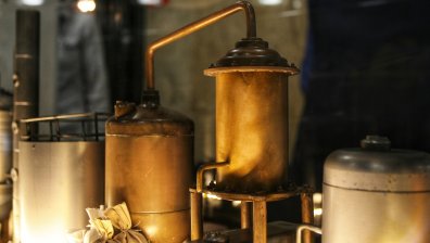 НАП: Консумацията на алкохол с неясен произход крие опасност за живота