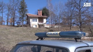 Непълнолетна майка умъртви бебето си минути след раждането