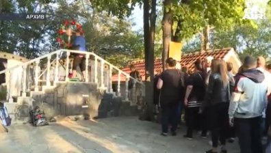 Пътни полицаи ще подпомагат трафика към Кръстова гора