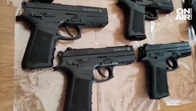 Боен арсенал за износ - хванаха 49 пистолета в Кърджали