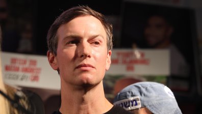 Сръбският парламент одобри спорен проект, свързан със зетя на Тръмп