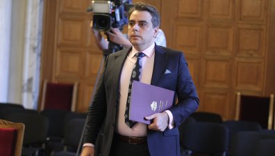 "Продължаваме промяната" започва преговори за кабинет с премиер Асен Василев