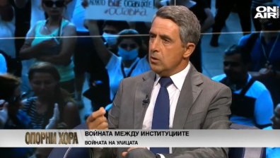 Росен Плевнелиев: Радев нарушава законите ежедневно