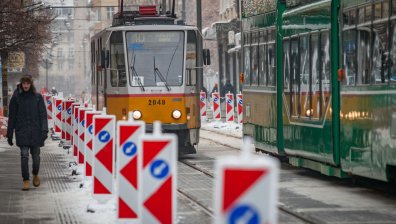 Трамваите потеглиха по още недовършената улица "Граф Игнатиев"