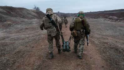 Силите на Киев отстъпват позиции при боевете в Източна Украйна