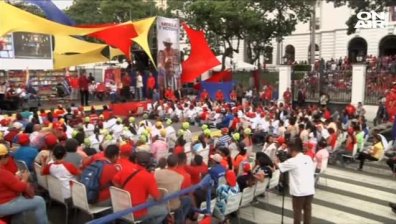 Президентът на Венецуела води предаване за салса