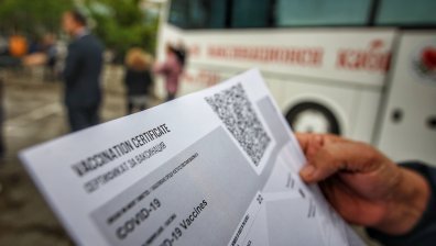 МЗ с важни уточнения за българите, които ще се приберат за Коледа от чужбина