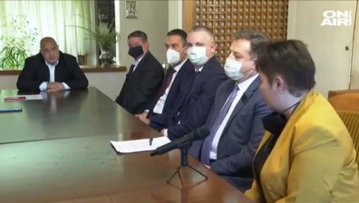 Удължават извънредната епидемична обстановка