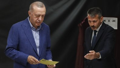 Висока избирателна активност на историческия балотаж за президент на Турция