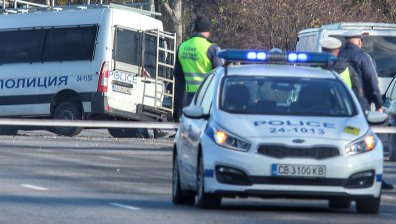 Бременна и военен са задържани за трафик на мигранти, тя е хващана да шофира дрогирана