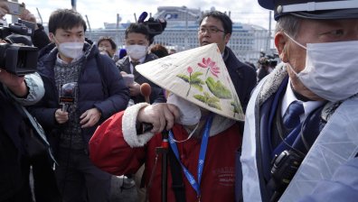 Коронавирусът уби двама от заразените пътници на круизния кораб