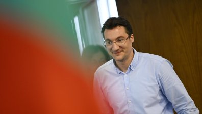 Историческият срив на БСП предизвика вътрешни напрежения и искания за оставки