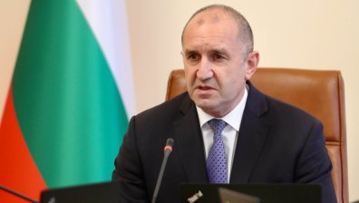 Радев поиска спешни мерки срещу инфлацията и безводието: Редица сектори са в критично състояние