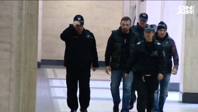 "Наглите" искат предсрочно вън от затвора, съдът им отказа