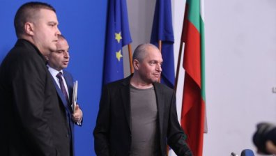 ИТН готови на разговори за нов кабинет с "Продължаваме промяната", но без Петков да е премиер