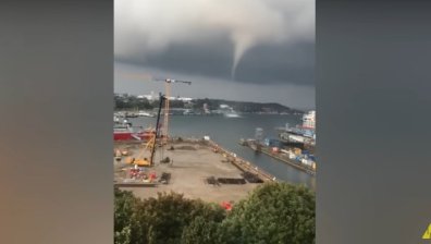 Торнадо рани 7 души в Германия, събори покриви и изкорени дървета (+ВИДЕО)