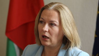 Йорданова очаква Гешев да информира НС за снимките от стаята на Борисов