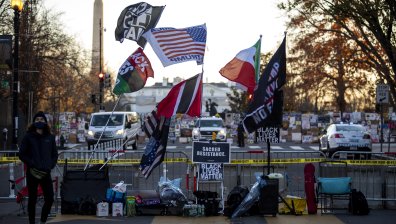 Привърженици и противници на Тръмп излязоха на протест, има ранени