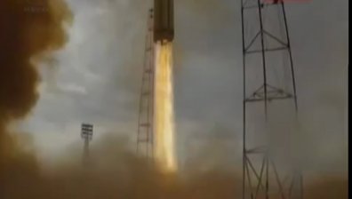 Руска ракета с три навигационни спътника се разби в казахстанската степ (видео)